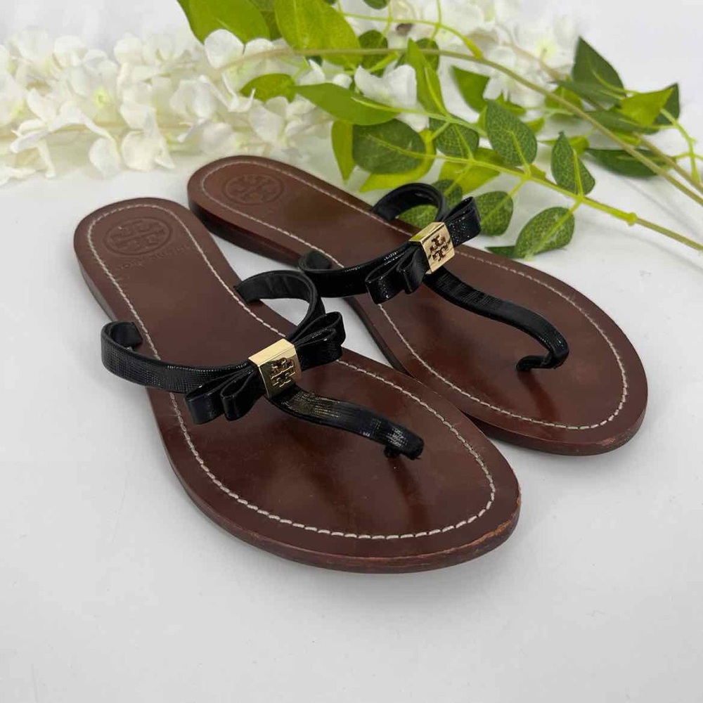 Tory Burch Leighanne Sandals Saffiano Black Pat
Leather Gold Logo Flip Flop